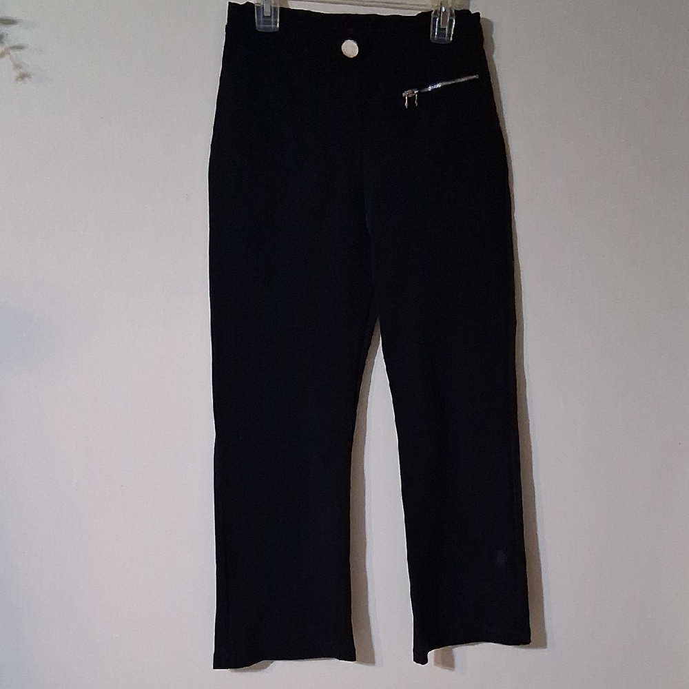 Un Deux Trois Black Garment